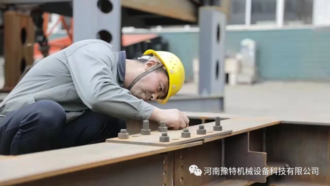 影響橢圓振動篩處理(lǐ)能(néng)力的因素都有(yǒu)哪些？